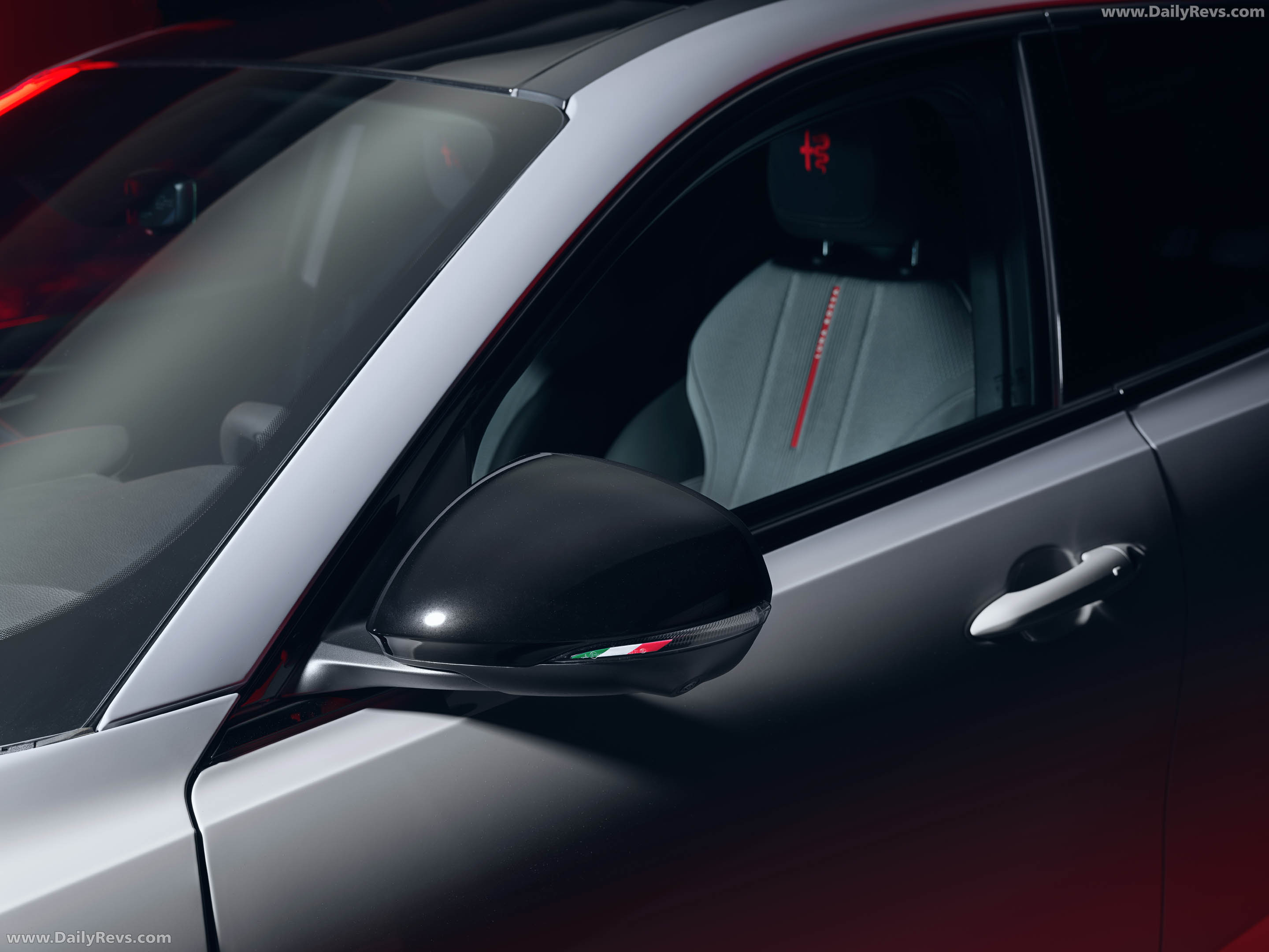 2027 Alfa Romeo Tonale Luna Rossa Exterior